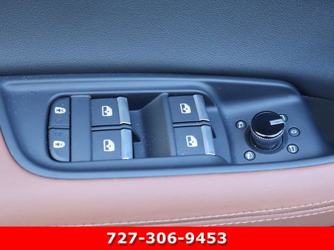 Used 2023 Audi Q8 Premium Plus image 15