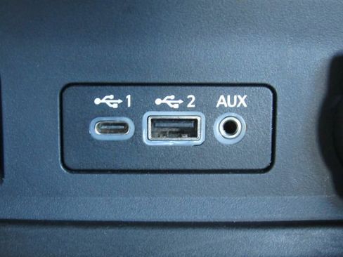 Used 2025 Nissan Sentra SV image 44