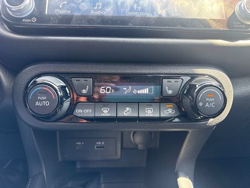 Used 2023 Nissan Kicks SR w/ SR Premium Package FWD image 22
