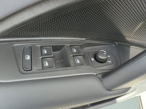New 2026 Volkswagen Tiguan SE AWD/4WD image 27