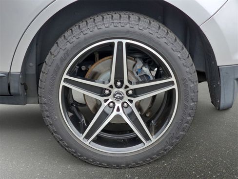 Used 2013 Ford Edge Limited image 35