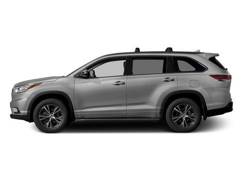 Used 2016 Toyota Highlander XLE FWD image 3