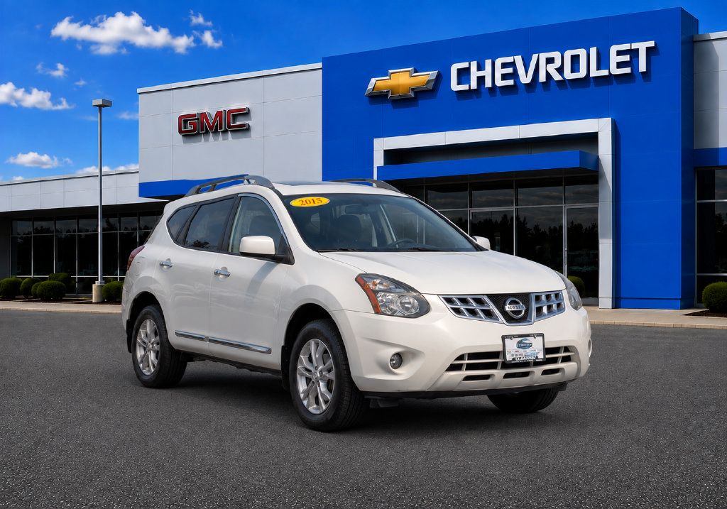 Used 2015 Nissan Rogue S w/ Convenience Package AWD/4WD image 1