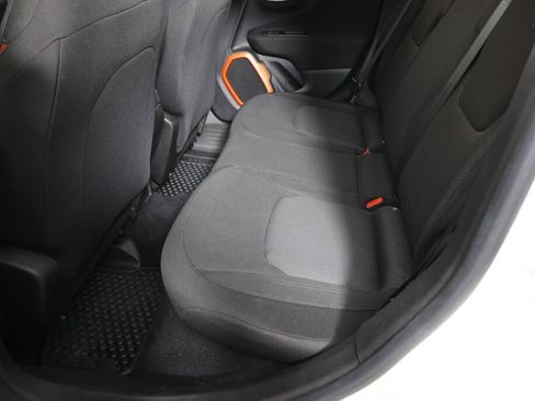 Used 2018 Jeep Renegade Sport w/ Power & Air Group image 17