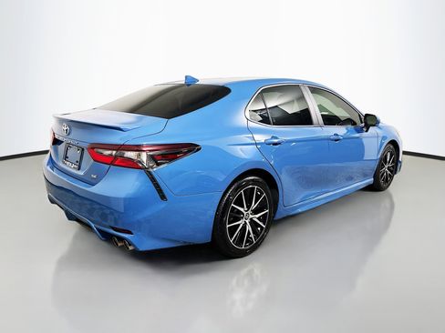 Used 2023 Toyota Camry SE FWD image 4
