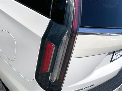 Used 2023 Cadillac Escalade ESV Premium Luxury AWD/4WD image 30