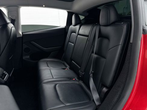 Used 2023 Tesla Model Y Long Range image 33