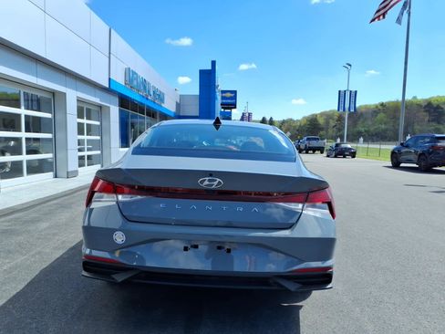 Used 2023 Hyundai Elantra SEL image 6