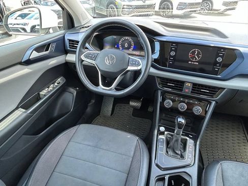 Certified 2023 Volkswagen Taos SE w/ Panoramic Sunroof Package FWD image 9