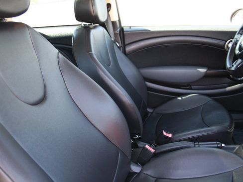 Used 2011 MINI Cooper Hardtop FWD image 8