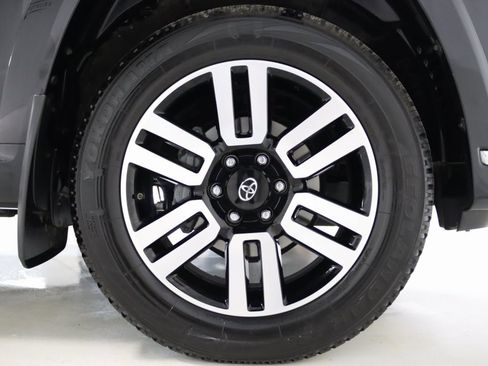 Used 2021 Toyota 4Runner Limited image 70