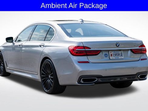 Used 2019 BMW 750i w/ Executive Package RWD image 6