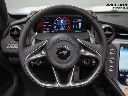 Used 2025 McLaren 750S Spider RWD image 29