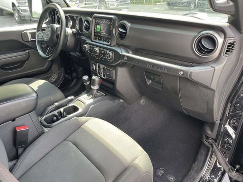 Used 2023 Jeep Wrangler Unlimited Sport w/ Sun And Sound Package AWD/4WD image 15