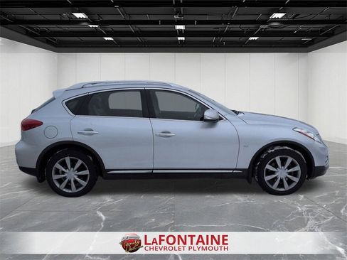 Used 2017 INFINITI QX50 Journey w/ Premium Package image 9