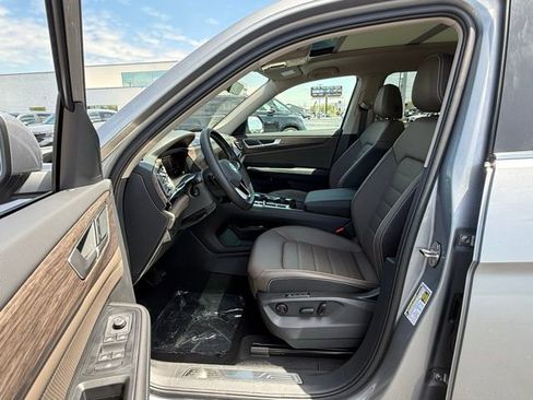 New 2025 Volkswagen Atlas SEL image 8