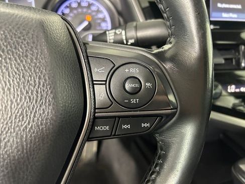 Used 2022 Toyota Camry SE w/ Convenience Package FWD image 17
