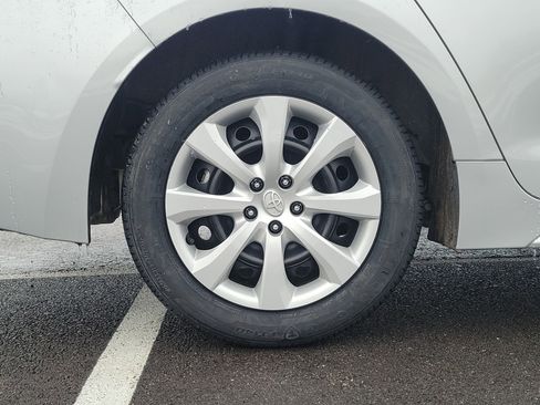 Used 2024 Toyota Corolla LE image 8