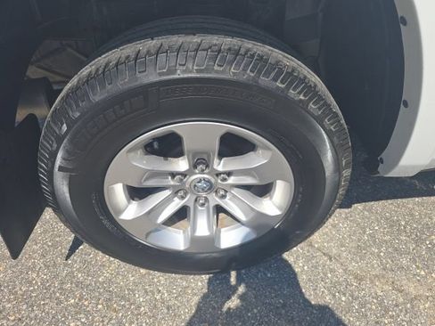 Used 2020 RAM 1500 Laramie AWD/4WD image 9