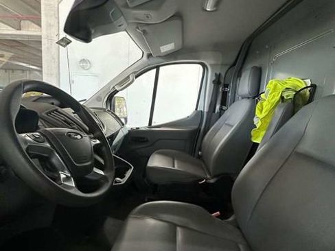 Used 2018 Ford Transit 250 130 Low Roof RWD image 9