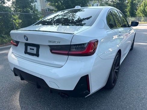 Used 2023 BMW 330i Sedan w/ M Sport Package RWD image 5