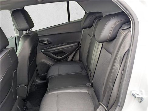 Used 2022 Chevrolet Trax LT w/ Sport Edition image 16