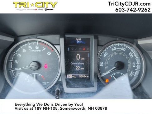 Used 2018 Toyota Tacoma TRD Off-Road w/ Technology Package image 19