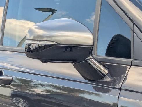 Certified 2025 Kia Carnival SX Prestige image 11