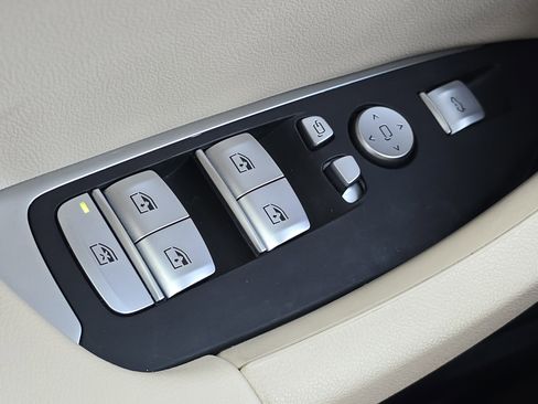 Used 2023 BMW X3 xDrive30i w/ Convenience Package image 12