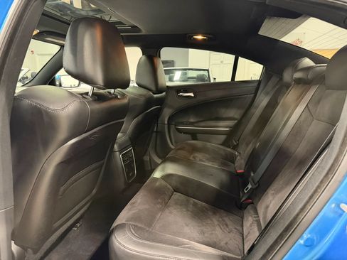 Used 2019 Dodge Charger Scat Pack w/ Dynamics Package RWD image 27