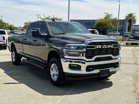 New 2026 RAM 2500 Tradesman AWD/4WD image 10