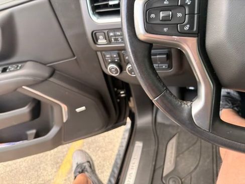 Used 2022 Chevrolet Tahoe Z71 w/ Z71 Off-Road Package AWD/4WD image 13