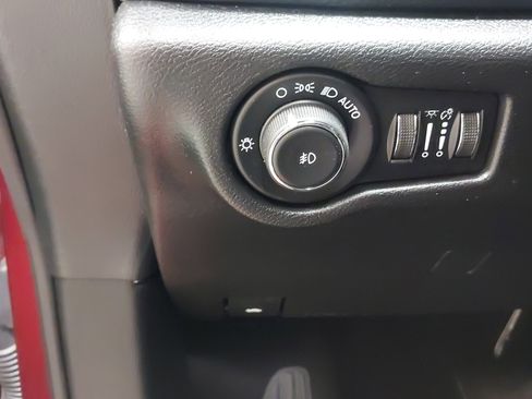 Used 2023 Chrysler Pacifica Limited w/ S Appearance Package image 23