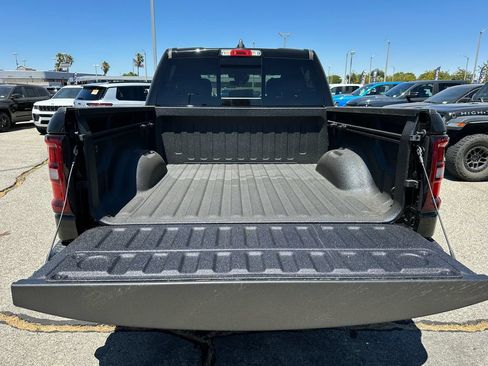 New 2026 RAM 1500 Express AWD/4WD image 17
