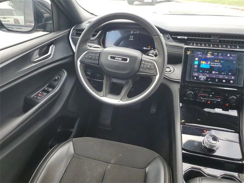 Certified 2023 Jeep Grand Cherokee L Laredo image 14