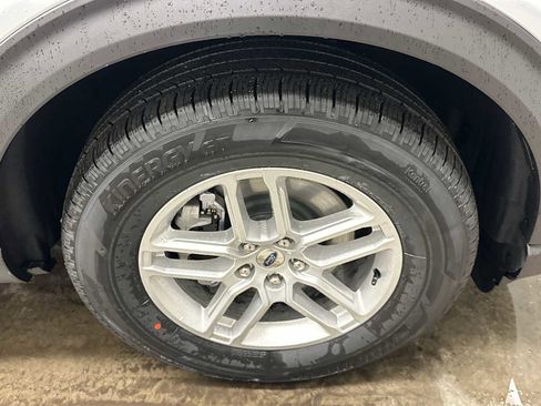 New 2026 Ford Explorer Active image 5