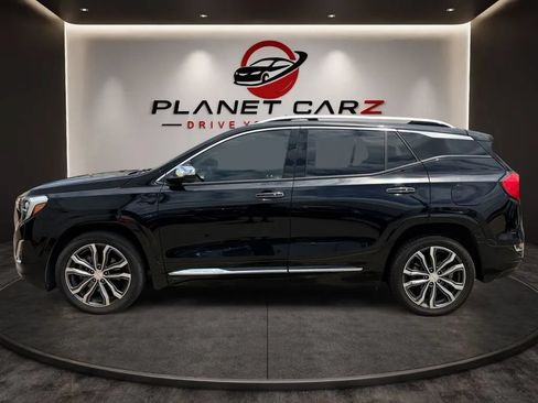 Used 2019 GMC Terrain Denali w/ Advanced Safety Package FWD image 2