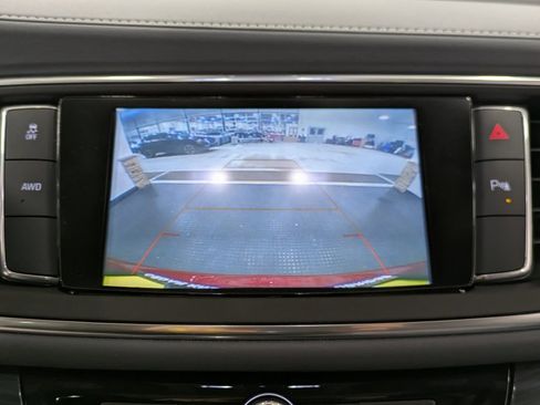 Used 2019 Buick Enclave Essence image 12