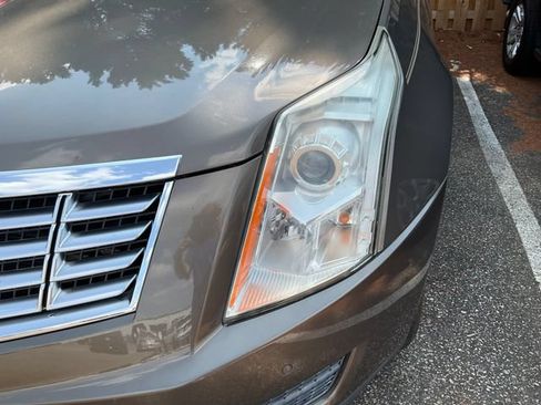 Used 2016 Cadillac SRX Luxury w/ Driver Awareness Package FWD image 9
