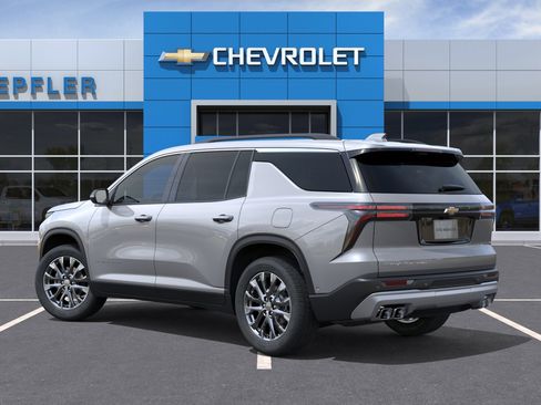 New 2026 Chevrolet Traverse LT w/ Sun and Wheel Package AWD/4WD image 3