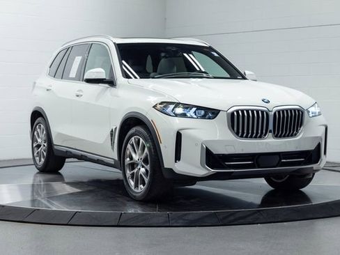 Used 2024 BMW X5 xDrive40i w/ Premium Package AWD/4WD image 4
