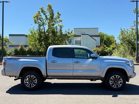 Used 2021 Toyota Tacoma TRD Sport w/ Technology Package AWD/4WD image 6