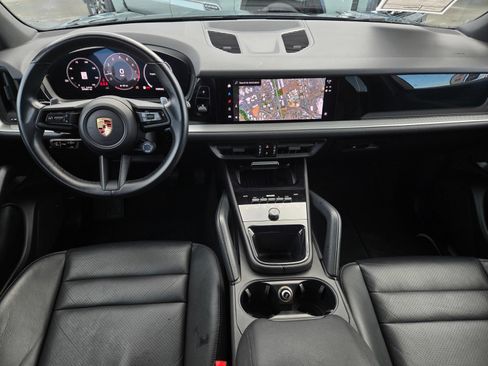 Used 2024 Porsche Cayenne AWD/4WD image 15