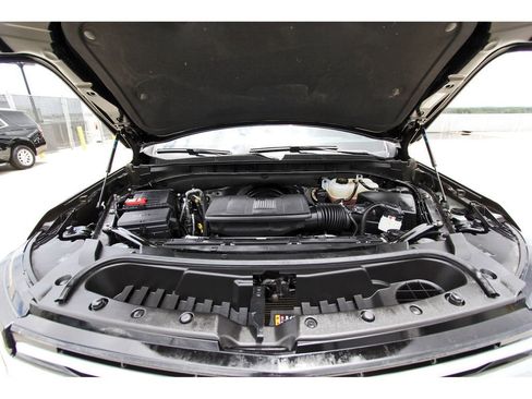 Used 2025 Chevrolet Suburban LT w/ Comfort Package RWD image 33