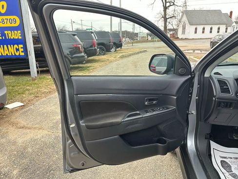 Used 2023 Mitsubishi Outlander Sport S Sport Utility 4D image 10