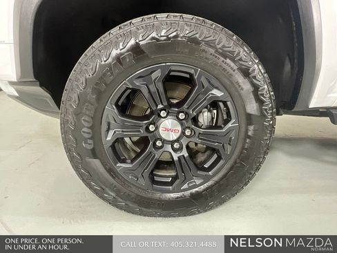 Used 2023 GMC Canyon Elevation w/ Elevation Premium Package image 10