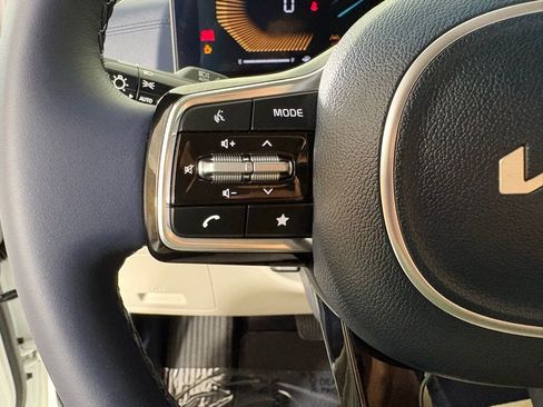New 2026 Kia Carnival EX FWD image 23