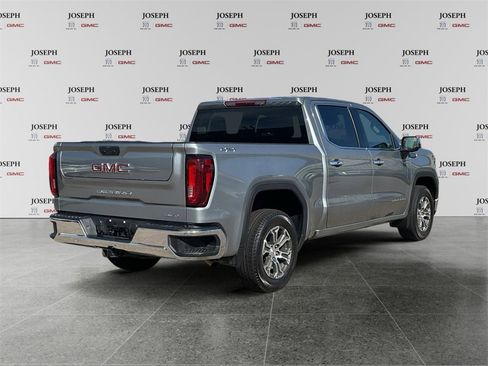 Used 2025 GMC Sierra 1500 SLT image 8