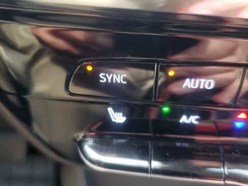 Used 2024 Buick Encore GX Avenir w/ Avenir Technology Package FWD image 25