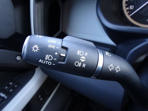 Certified 2023 Land Rover Defender 110 SE image 35